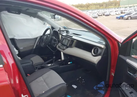 2015 Toyota Rav4 Xle z USA, uszkodzony, nr VIN 2T3RFREV1FW268929